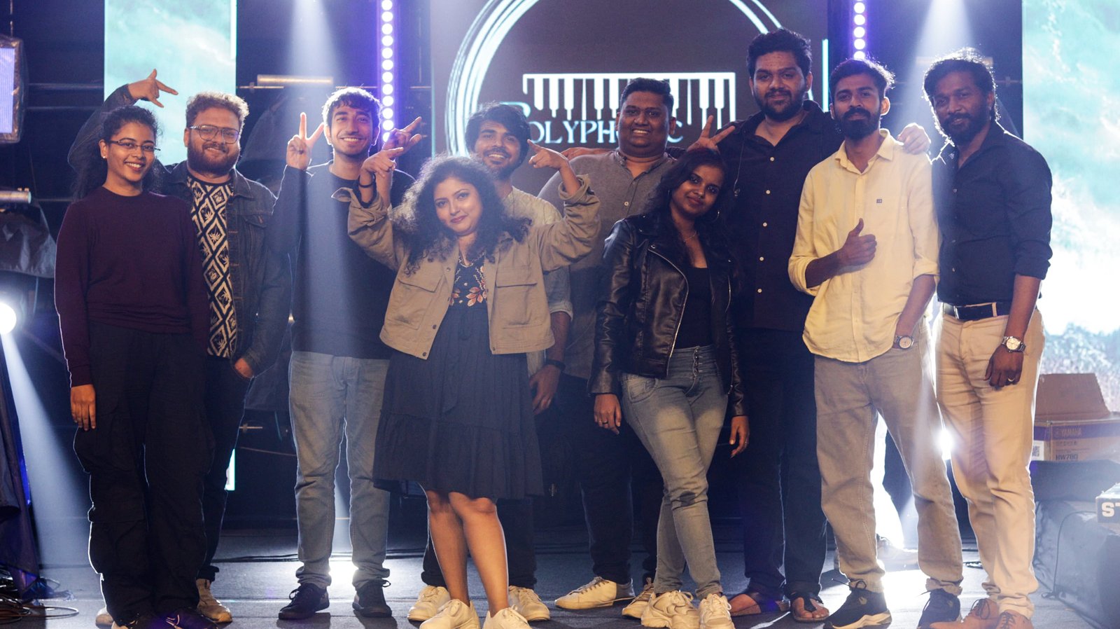 Soundcheck on stage, gear setup